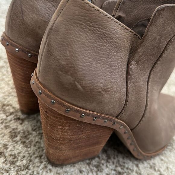 Mercer Edit Taupe Block Heeled Boots 7 - Picture 3 of 11